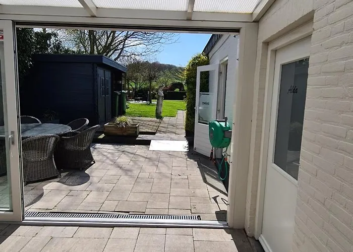 شقة فندقية Roos 3*