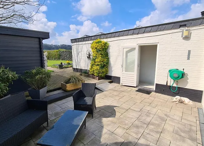 Roos アパートホテル 3*