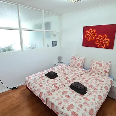 Roos Aparthotel